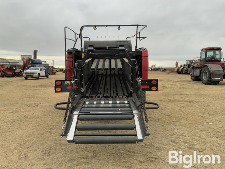 2013-new-holland-340-image-6