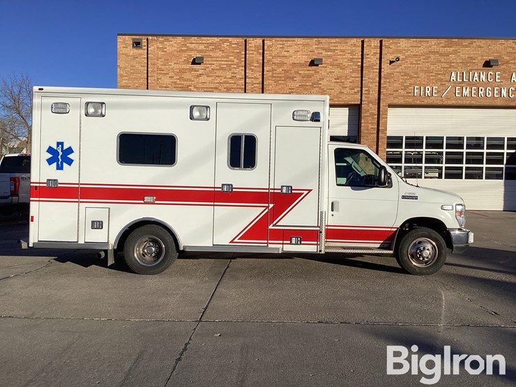 2010-ford-e450-image-2