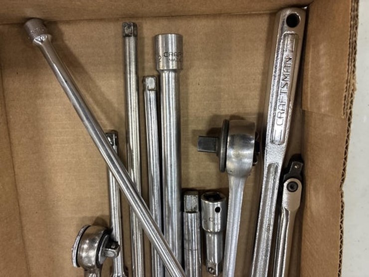 #115286-•-assorted-ratchet-&-extentions-image-2