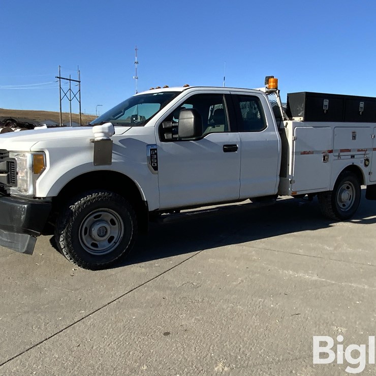 2017 FORD F350 XL