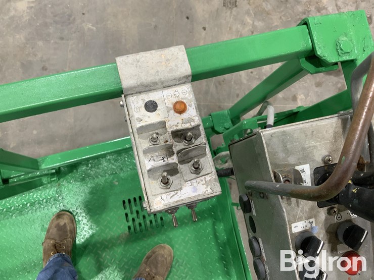 2016-skyjack-sj8841rt-image-13