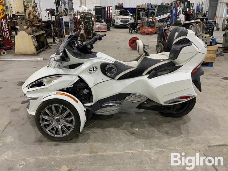 2018-can-am-spyder-rt-trike-image-8