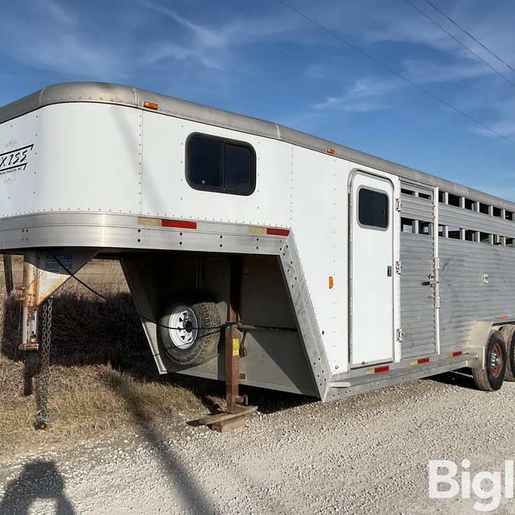 2003 Exiss VGNC-720-T T/A Gooseneck Livestock Trailer