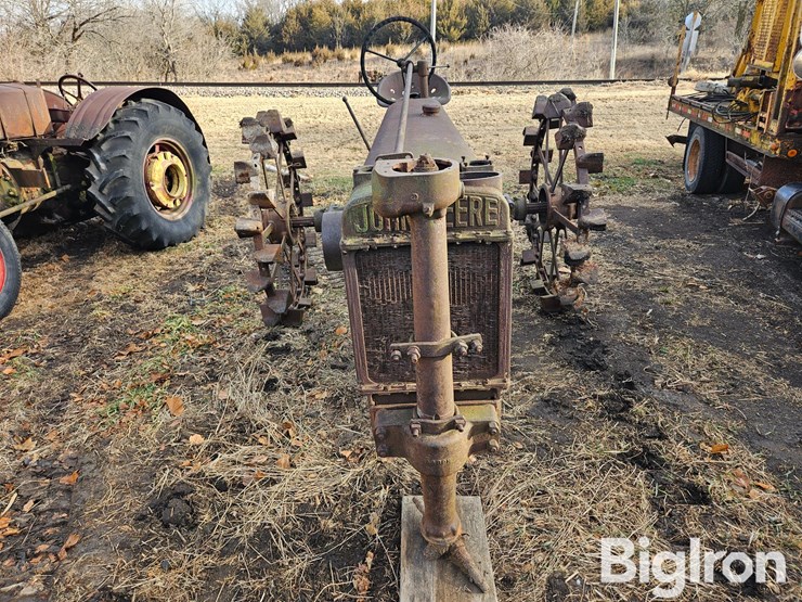 john-deere-a-image-2