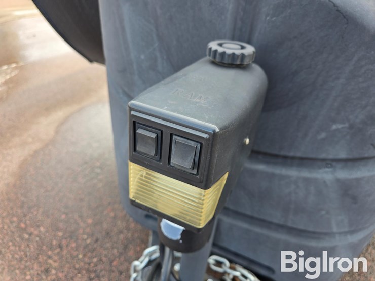 2018-forest-river-wildwood-28rlss-travel-trailer-image-11