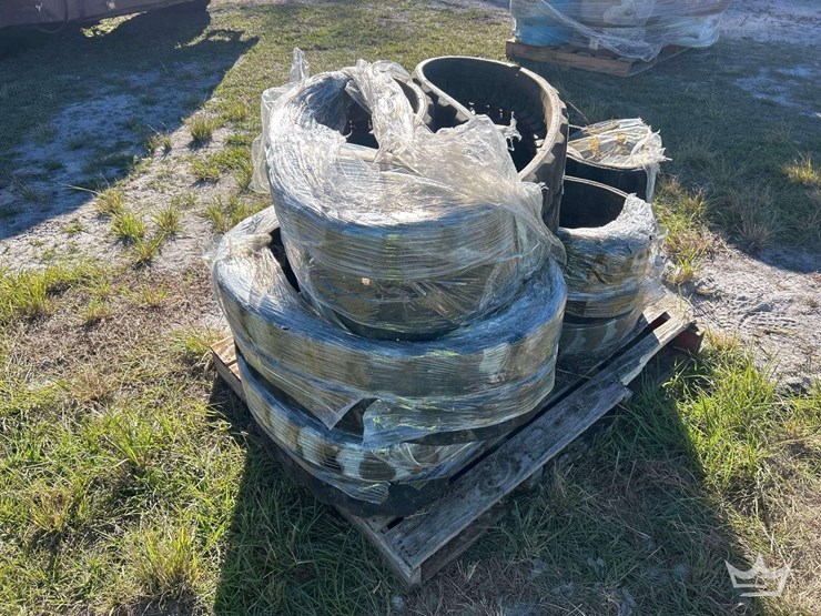 mini-skid-steer/-excavator-tracks-image-4