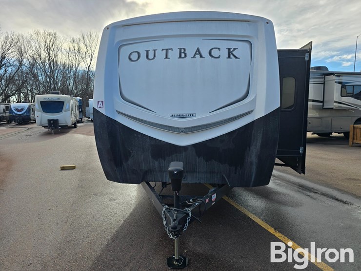 2018-keystone-outback-330rl-travel-trailer-image-2