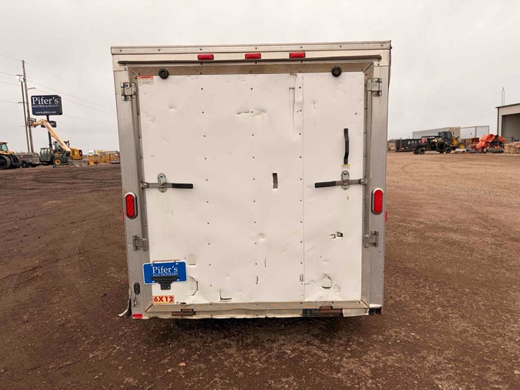 2012-dct-enclosed-trailer-image-5