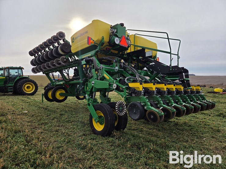 2022-john-deere-1795-image-7