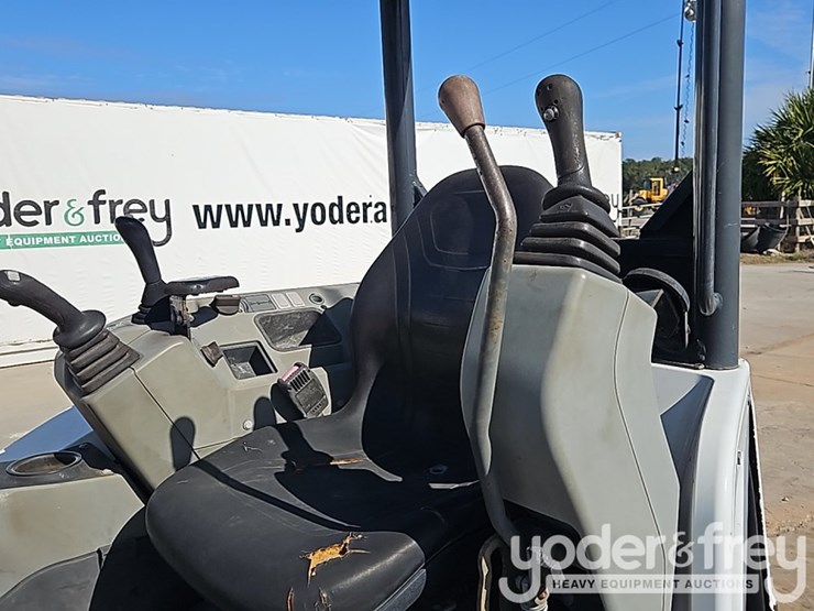 2017-bobcat-e26-image-30