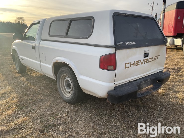 2002-chevrolet-s10-image-7