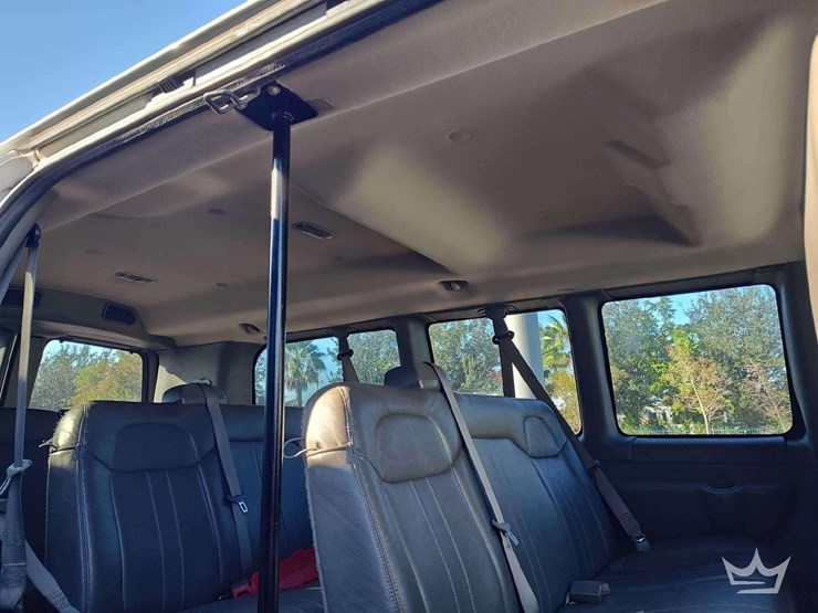 2015-chevrolet-express-2500-image-28