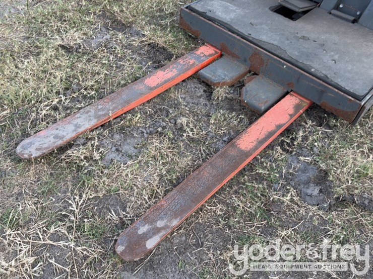 2017-toyota-6bpu15-image-9