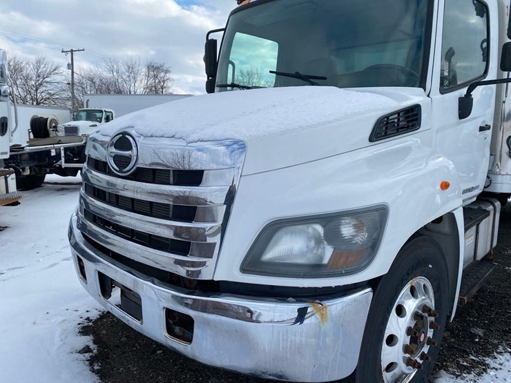 2018-hino-338-image-7