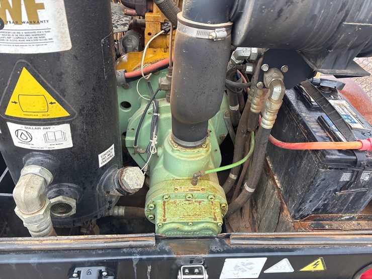 2012-sullair-185-cfm-image-8