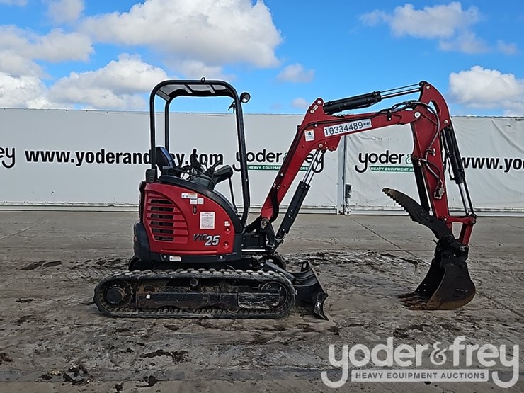 2021-yanmar-vio25-image-6