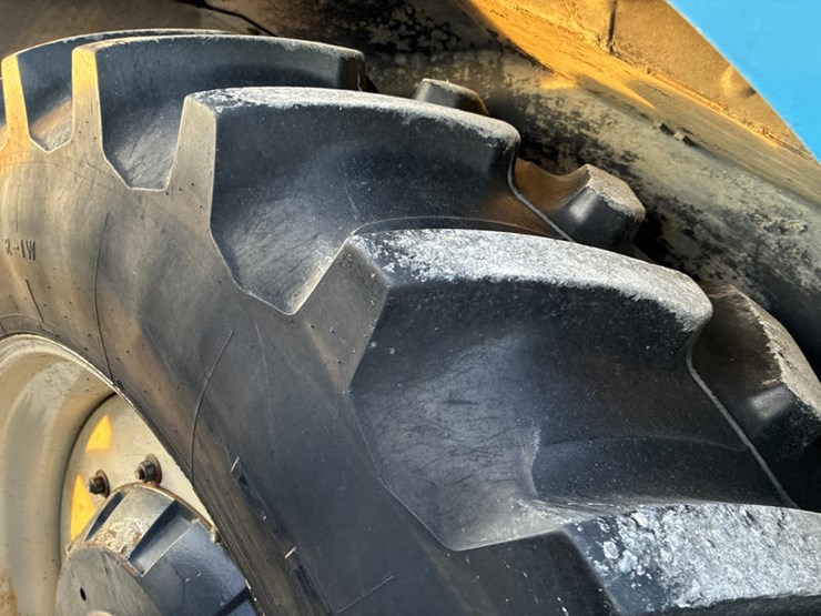 new-holland-8870-image-43