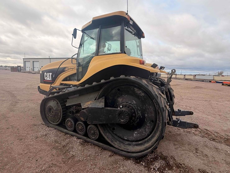 2005-challenger-55-track-tractor-image-42