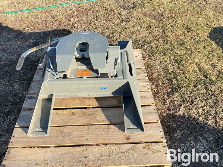 b&w-5th-wheel-rv-hitch-image-2