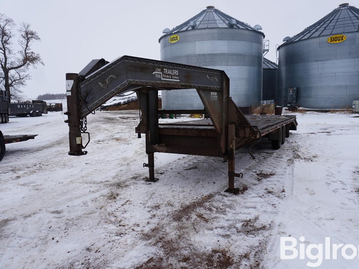 1998-mayfair-25-25'-t/a-gooseneck-deckover-trailer-w/ramps-image-1