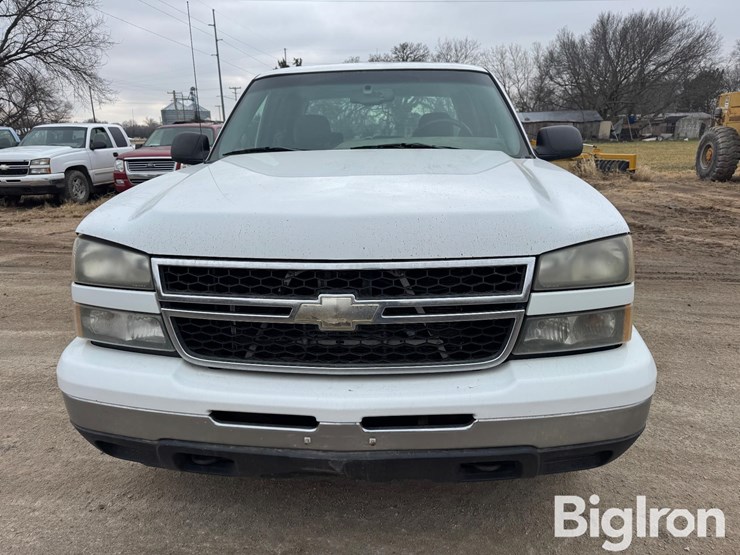 2006-chevrolet-silverado-1500-image-2