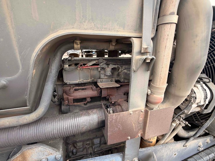 2005-challenger-55-track-tractor-image-34