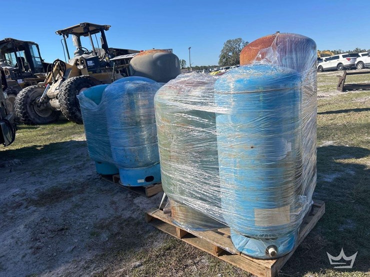 misc-vertical-steel-well-tank-image-3