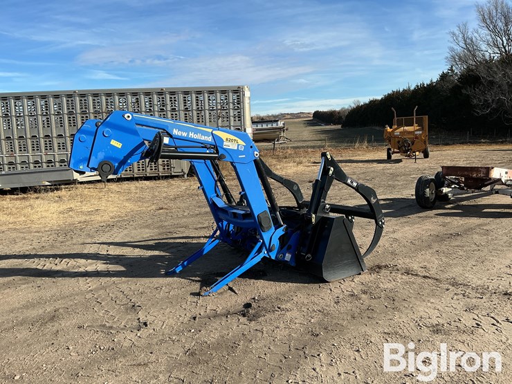 2010-new-holland-820tl-image-5