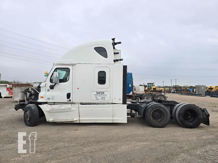 2016-freightliner-cascadia-125-image-5