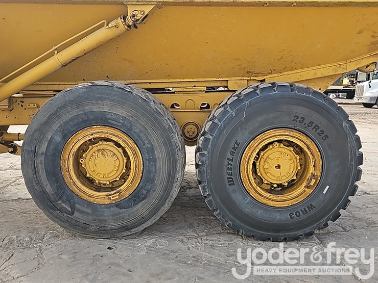 2008-caterpillar-d250e-image-16