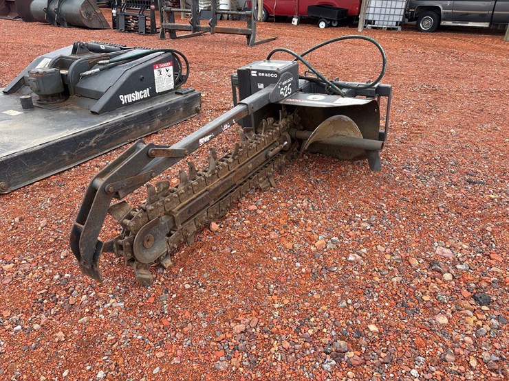 2010-bradco-625-trencher-image-2