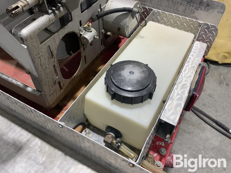 fiberglass-water-tank-w/electric-motor-image-12