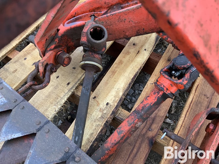 allis-chalmers-7'-3-pt-sickle-mower-image-11