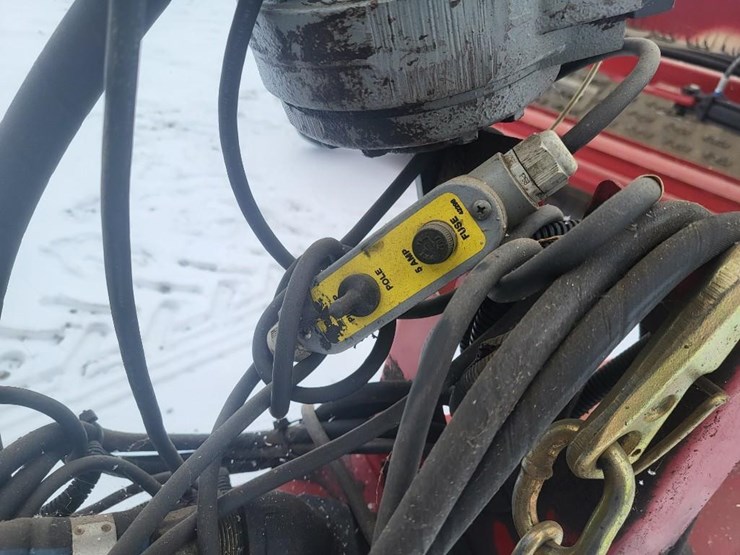 2013-new-holland-h5420-image-10