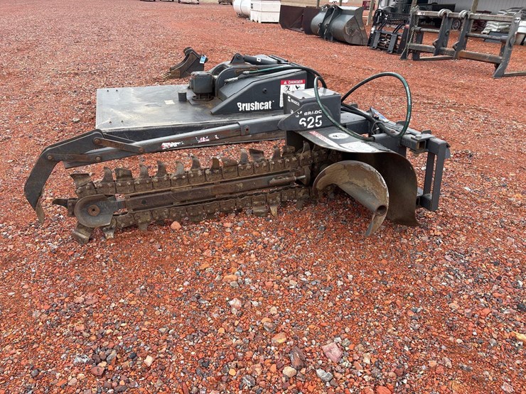 2010-bradco-625-trencher-image-1