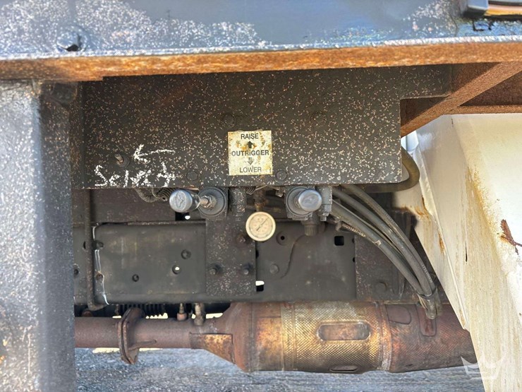 2017-ford-f550-image-36