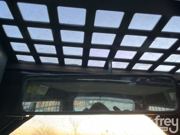 2012-caterpillar-252b3-image-32