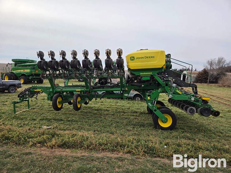 2022-john-deere-1795-image-8