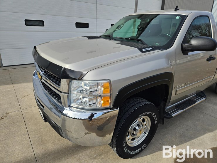2007-chevrolet-silverado-2500-lt-image-9