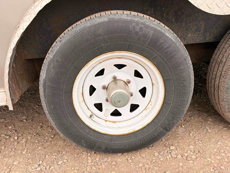 2022-dct-enclosed-trailer-image-12