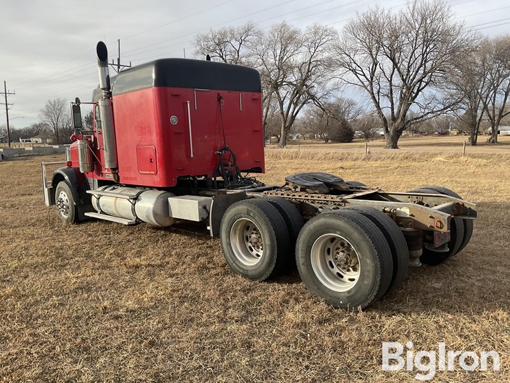 2007-freightliner-fld132-classic-xl-image-7