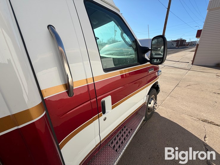 2006-ford-e450-image-9