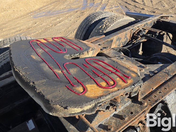 2009-freightliner-columbia-120-image-9