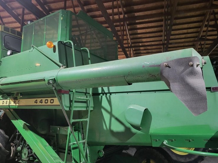 john-deere-4400-image-3