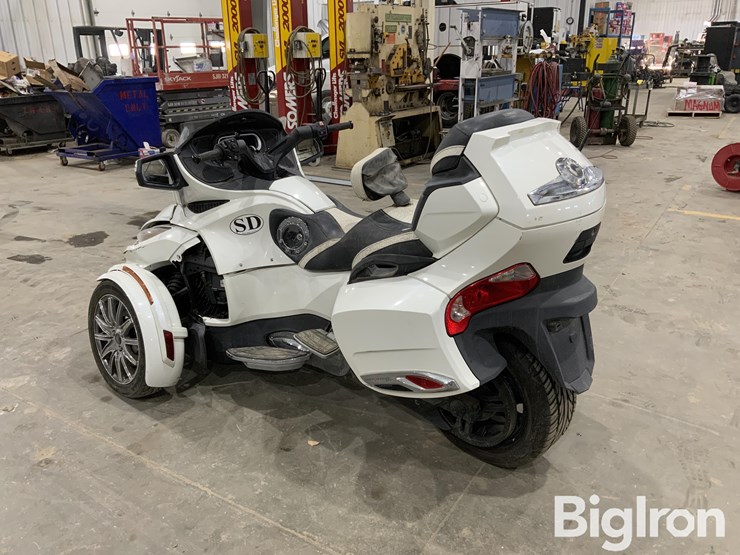 2018-can-am-spyder-rt-trike-image-7