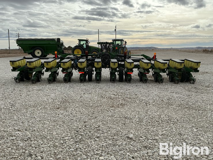 2012-john-deere-1720-image-6