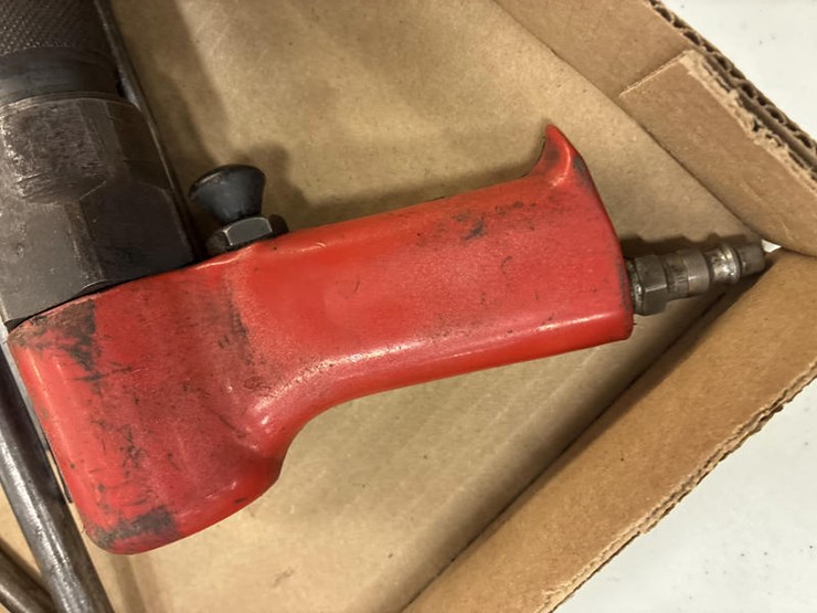 #115298-•-matco-air-hammer-w/bits-image-9