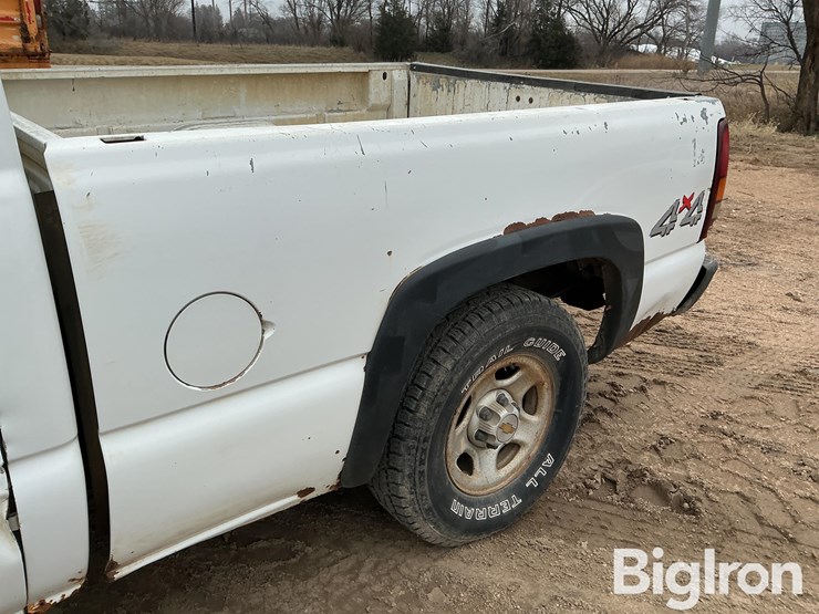 2001-chevrolet-silverado-1500-image-14