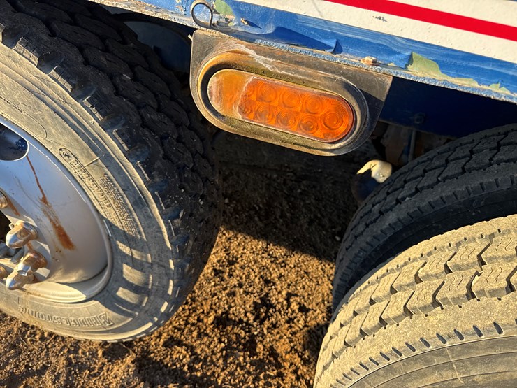 2006-peterbilt-357-image-26