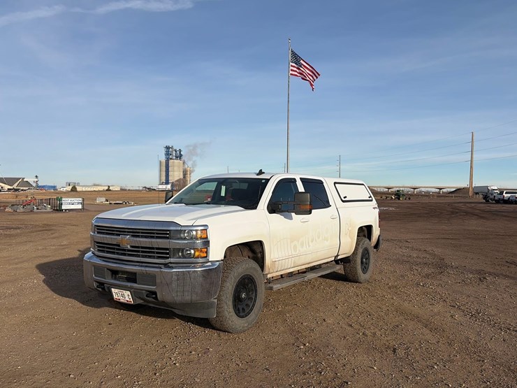 2018-chevrolet-k2500-image-1